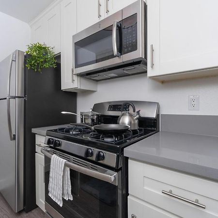 Universal Studios 8 Min Drive Two Bedroom Apartment With Free Parking Los Angeles Extérieur photo